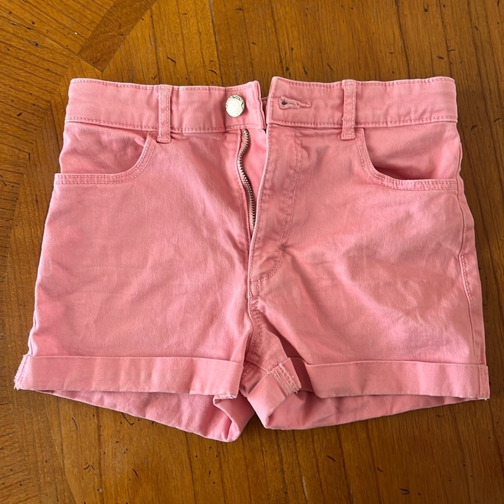 Cute pink H&M shorts for girls size 10-11! Perfect condition